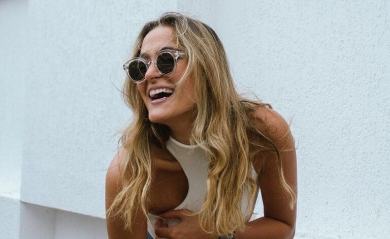 Sophia Stedile canta jingle exclusivo de Downy no Big Brother Brasil 2 Sophia Stedile