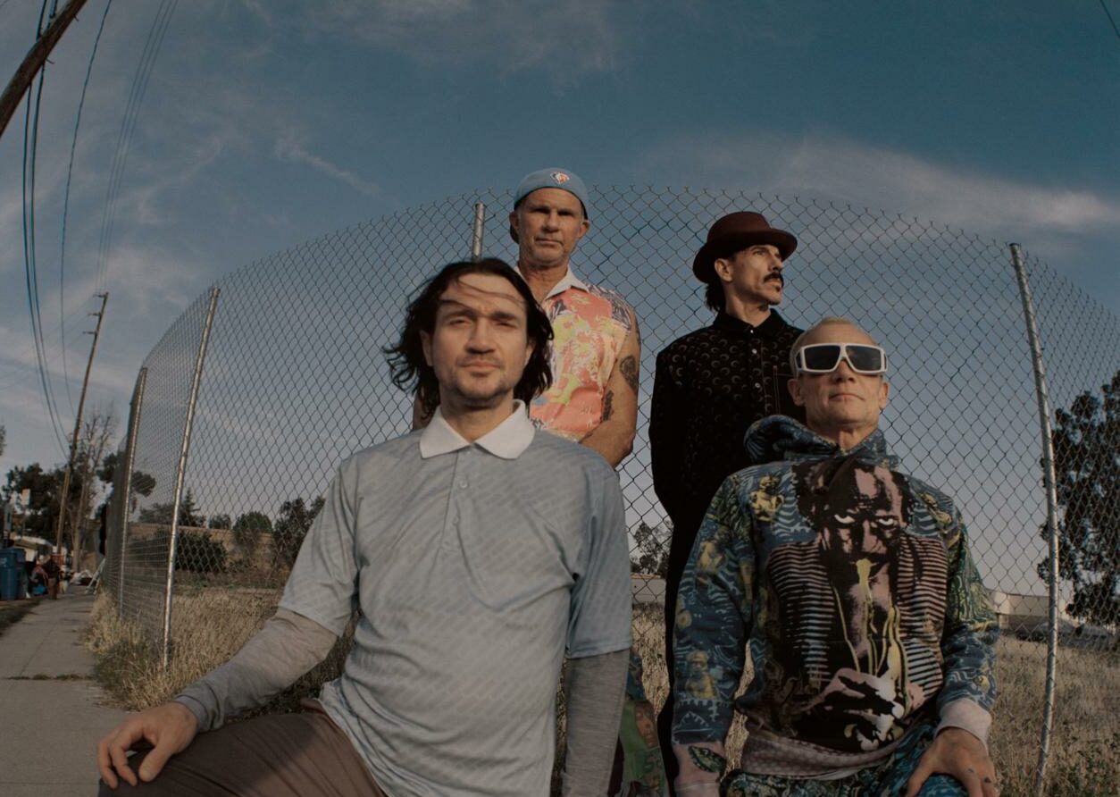 Red Hot Chili Peppers e1666798544481 POP CYBER