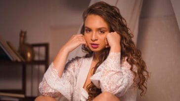 ANA LUIZA CLIPE 1 scaled POP CYBER