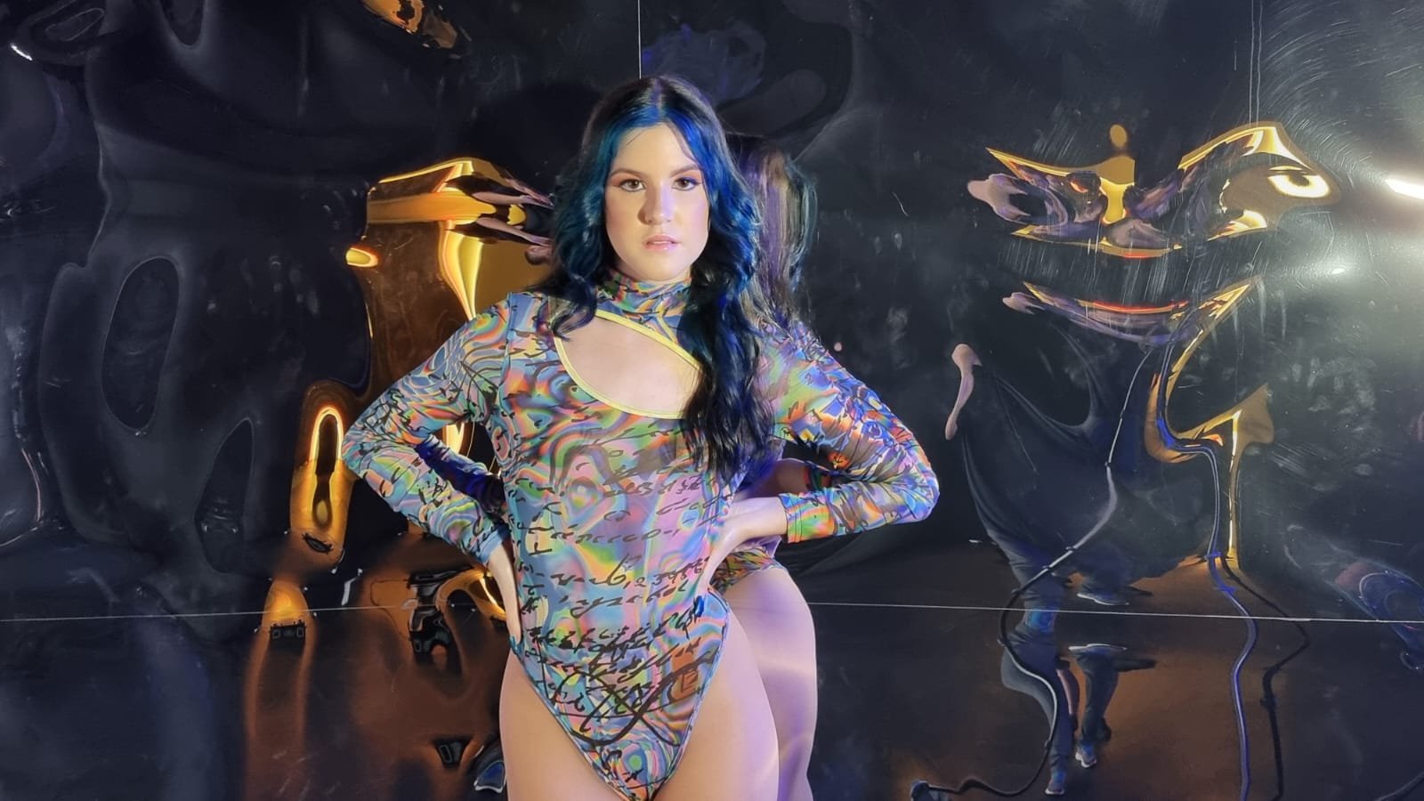 Anaiza grava videoclipe em Sao Paulo POP CYBER