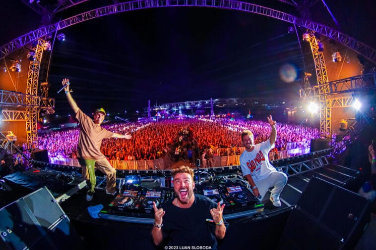 KVSH e Dubdogz inovam ao abrirem o show no Lollapalooza com o influenciador Mateus Costa e o pai Seu Zé 1 @luansloboda 01 1 POP CYBER