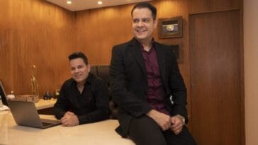 Joao Neto e Frederico compartilham experiencias do ramo de negocios em evento para empreendedores scaled POP CYBER