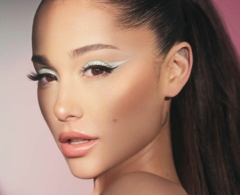 Ariana Grande encerra contrato com empresário Scooter Braun 2 Ariana Grande