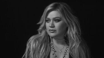 Kelly Clarkson scaled POP CYBER