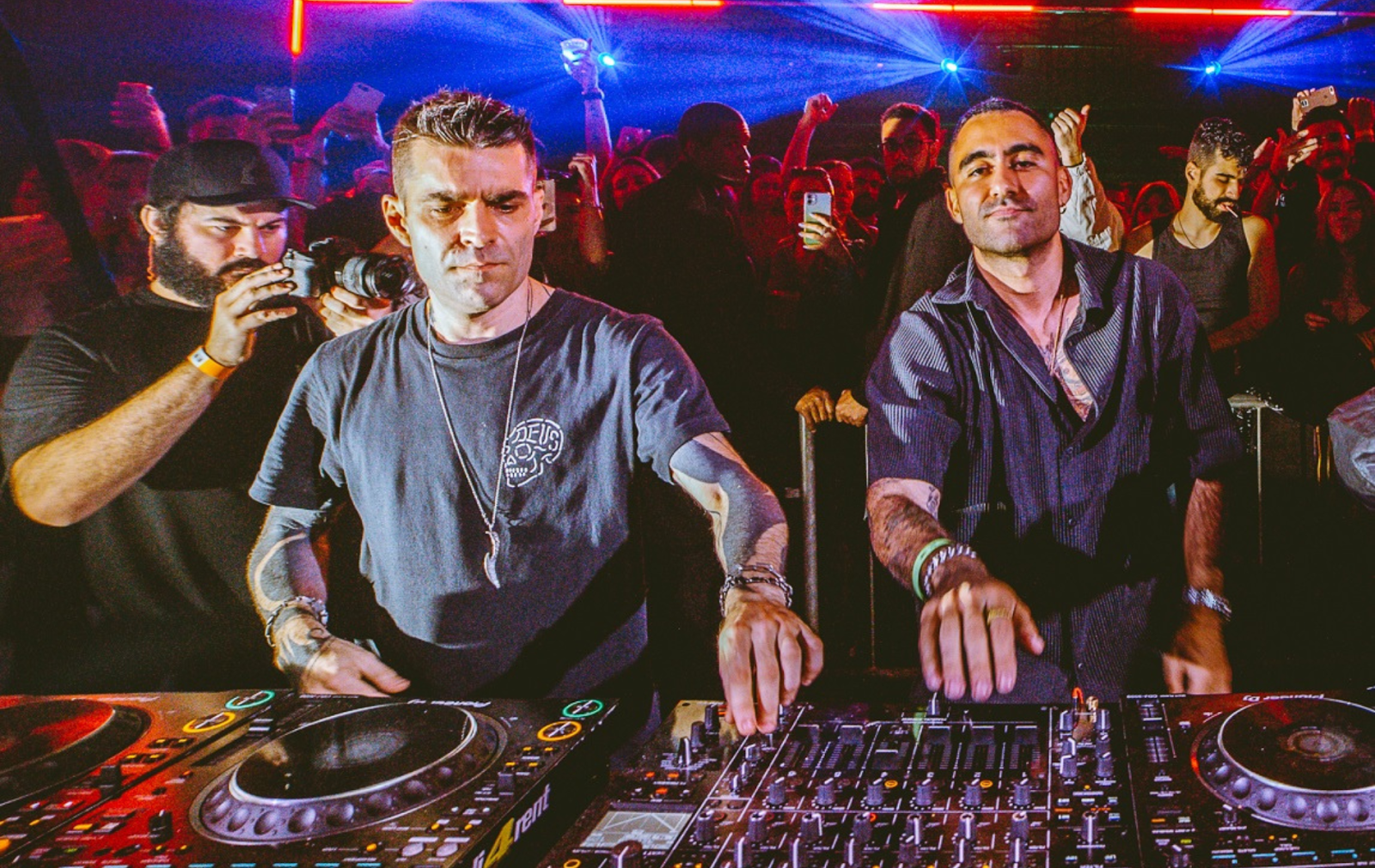 Viot e o DJ convidado da Gabe All Night Long em Curitiba neste sabado POP CYBER