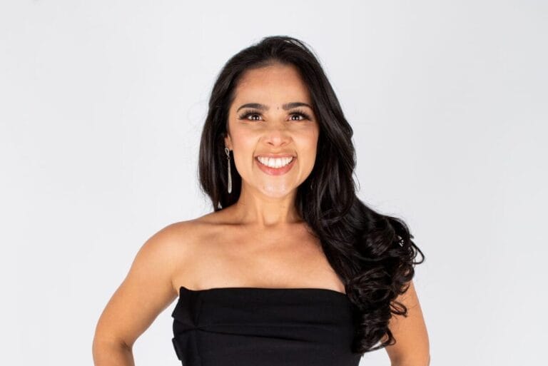 Micarla ganha destaque nas redes sociais interpretando sucessos da música sertaneja 2 Micarla
