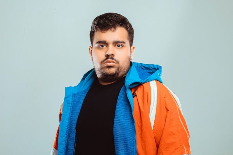 Reflexivo inspirador pop e dancante ouca Solitude album de estreia de Ted Troll POP CYBER