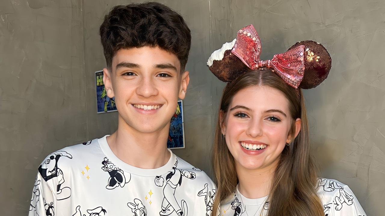 vTheo Medon e Lorena Queiroz embarcam juntos para a Disney POP CYBER