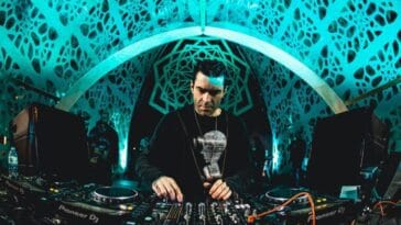Apos set memoravel no Universo Paralello Wrecked Machines retorna ao Ame Laroc Festival em data unica no Carnaval POP CYBER
