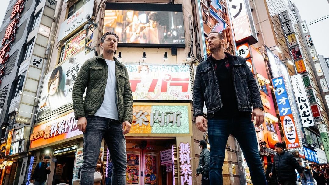 Firebeatz duo de EDM holandes lanca hit energico Jump Up POP CYBER