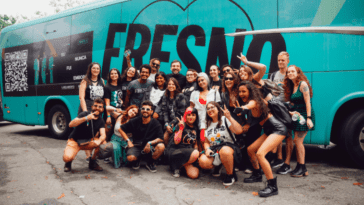Fresno faz acao inedita com fas no Lollapalooza Brasil POP CYBER