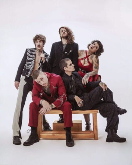 Após anunciar hiato, Francisco, el Hombre mira no presente em single com participação de Lenine, feh 004JULIA MATARUNA @juliamataruna scaled POP CYBER