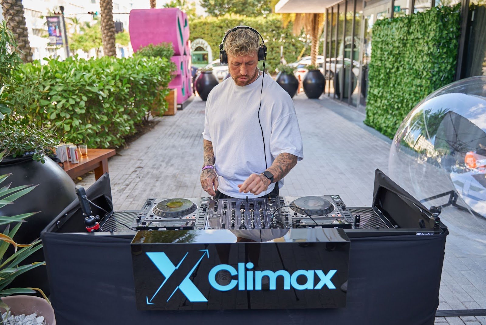 Conheca o Top 100 de DJs da Climax baseado unicamente em dados estatisticos POP CYBER