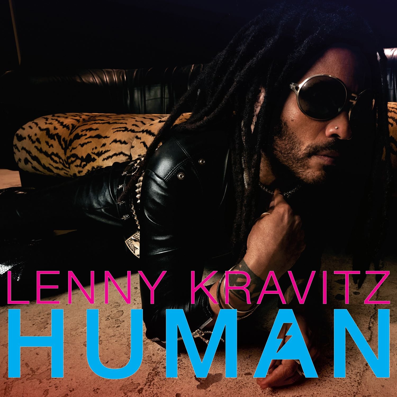 Lenny Kravitz lanca clipe de Human POP CYBER