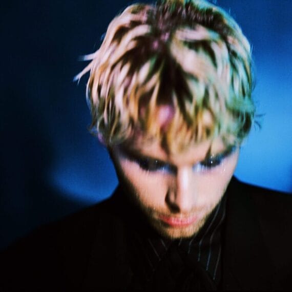 Luke Hemmings inaugura nova era com o lançamento do deslumbrante EP boy 1 Luke Hemmings scaled scaled POP CYBER