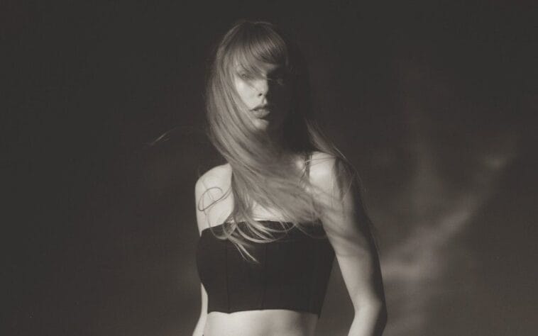 Lei Taylor Swift: Como bots de cambistas impulsionam vendas ilegais de ingressos 1 taylor swift photoshoot the tortured poets department 3 e1713565022720 scaled POP CYBER