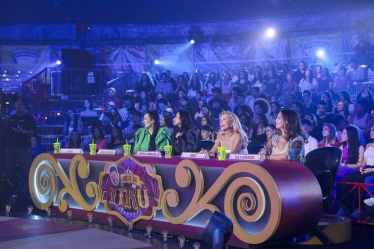 Especial de Dia das Mães, o 04 160424 Fabiola Gadelha Scheila Carvalho Aracy Wolf e Sula Miranda Fotos Rogerio Pallatta SBT 6 scaled scaled POP CYBER