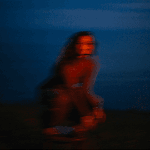 Andrea Martins Canto dos Malditos na Terra do Nunca aborda solidao e ansiedade em Silencio Selvagem POP CYBER