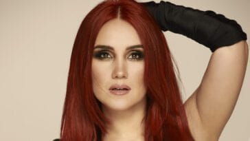 Dulce María na Korea - Mexicana faz história mais uma vez