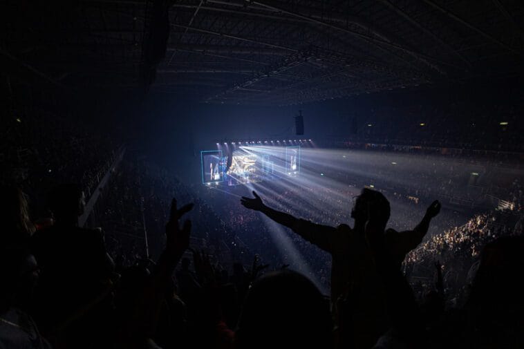 Palco de diversos espetaculos internacionais em 2024 Farmasi Arena impulsiona economia do Rio scaled POP CYBER