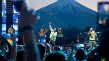 Thiaguinho encanta multidao aos pes do Monte Fuji scaled POP CYBER