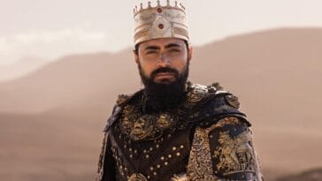 Carlo Porto interpreta o Rei Xerxes na série Rainha da Pérsia