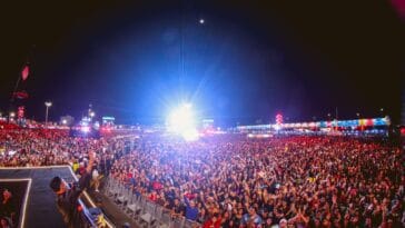 Com capacidade máxima, portões de Petrolina são fechados com show de Thiago Aquino