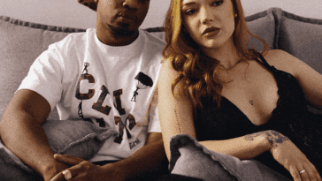Zambrota e cantora e influenciadora Giana Mello juntos no single Prejuízos
