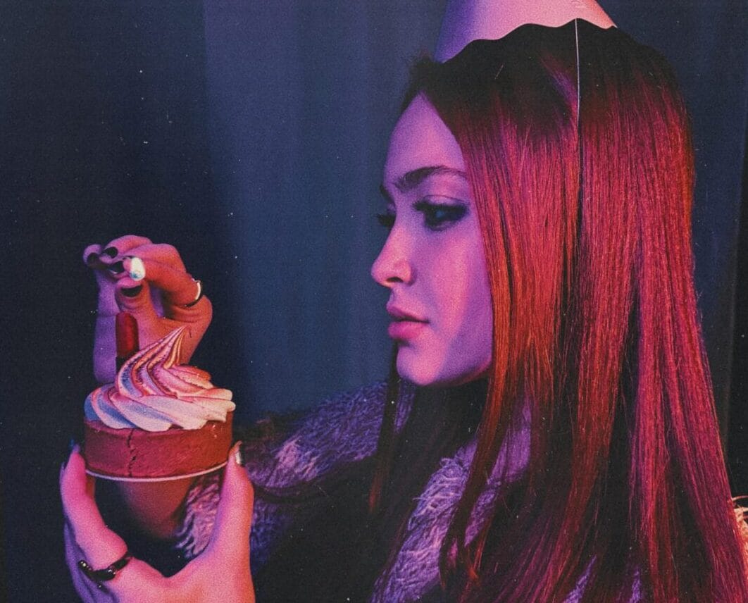Ágatha Félix apresenta fim da minha festa seu primeiro EP pop e cheio de personalidade