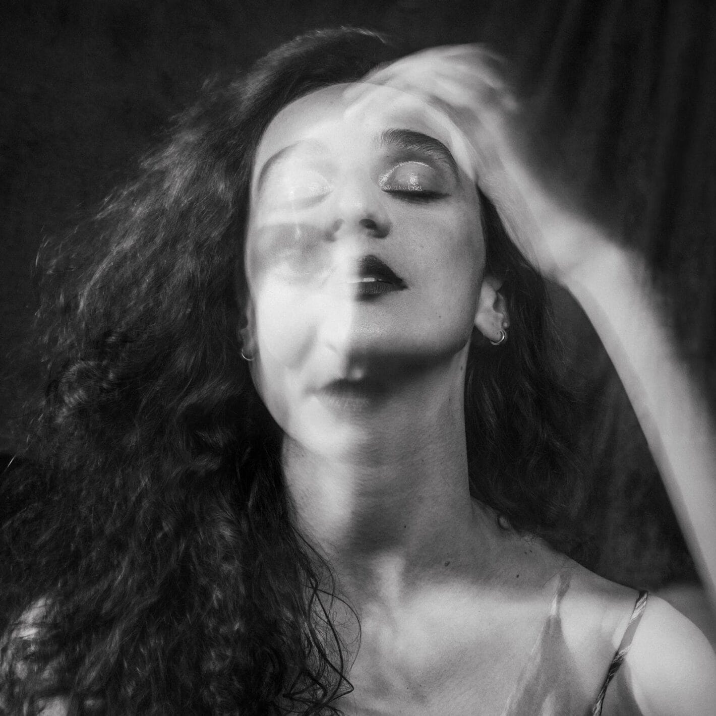 Antonia Medeiros lança álbum autoral trazendo feats com Zélia Duncan e Juliana Linhares
