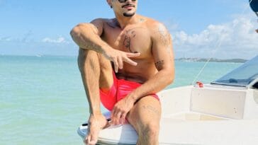 Cantor e ex-reality decide tirar alguns dias de férias e descansar no ‘Caribe Brasileiro’