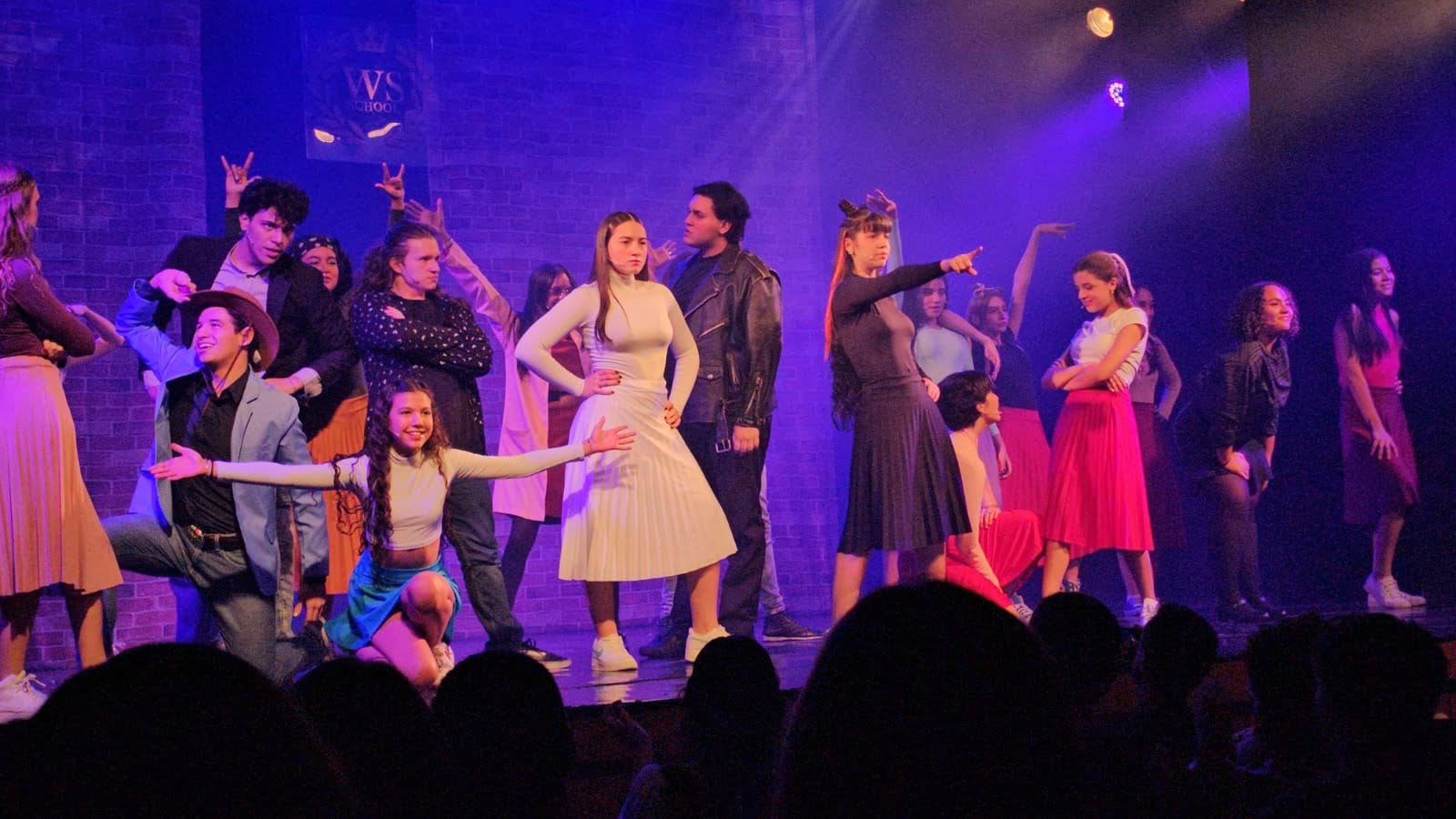 Clarah Passos está em cartaz com Quase Shakespeare – Um Musical Rock and Roll