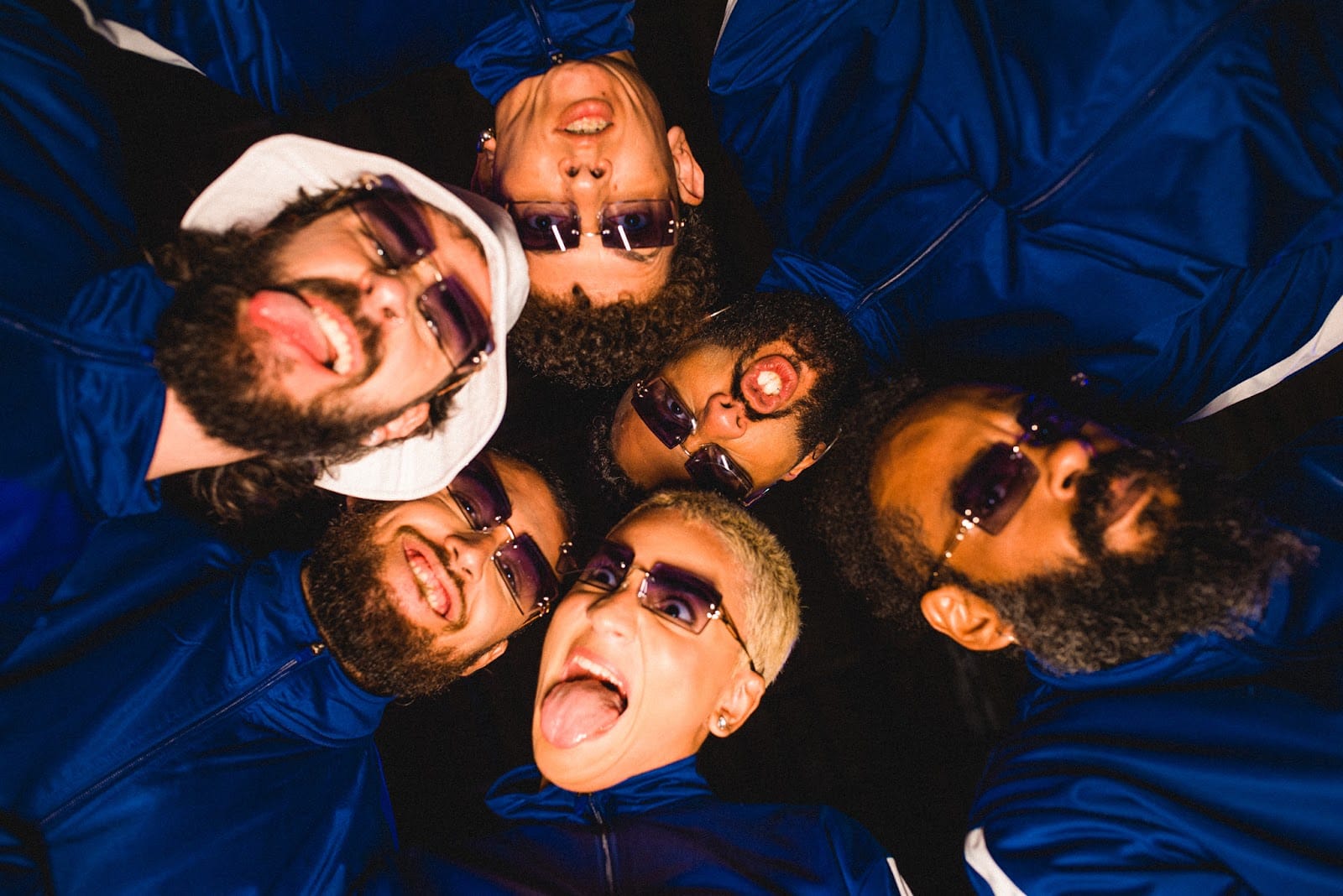 Lamparina mergulha no pop brasileiro e atemporal para apresentar o novo single “De Novo”