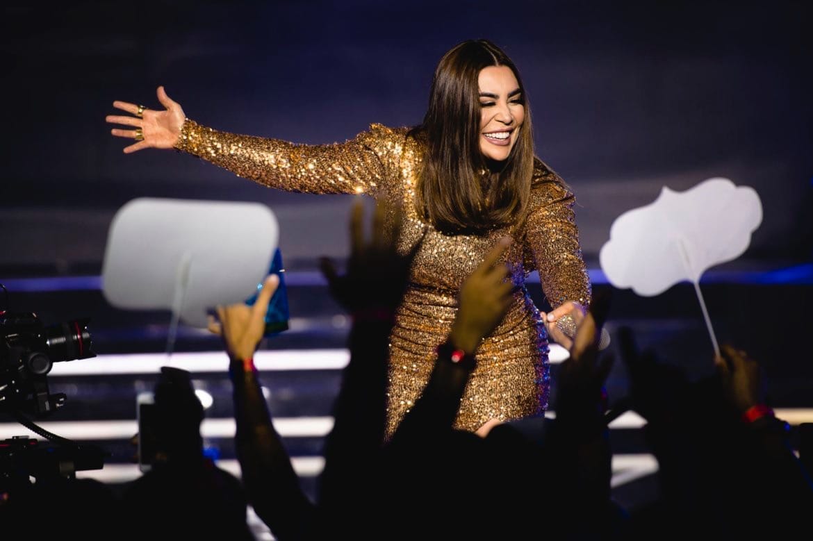 Naiara Azevedo presenteia os fãs com duas faixas inéditas e dá início a uma nova fase em sua carreira