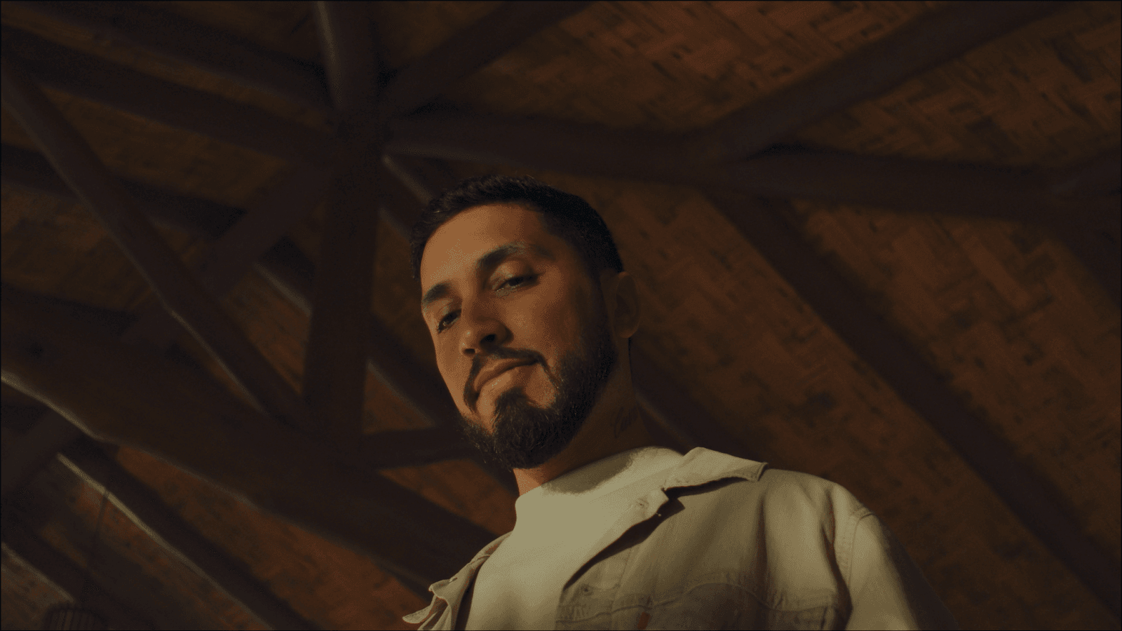 Rashid apresenta clipe de Rashid apresenta clipe de Cairo, single lançado na última semana que está no topo das playlists