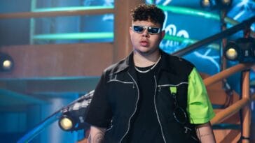 Rogerinho lança o disco Feelings” unindo trap acústico com letras românticas