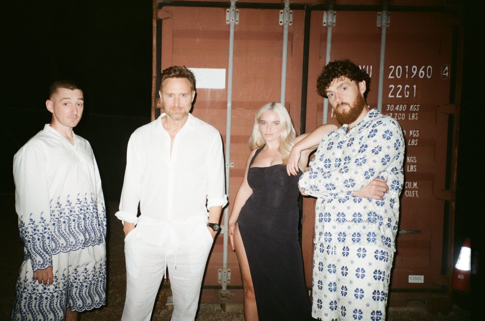 Clean Bandit se une Anne-Marie e David Guetta no novo single Cry Baby