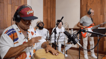 Coldplay, U2, Sting, Omara Portuondo e Ibrahim Ferrer formam o projeto Rhythms Del Mundo disponível nas plataformas