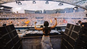 B Jones foi a primeira mulher espanhola a se apresentar no icônico festival Lollapalooza Berlim