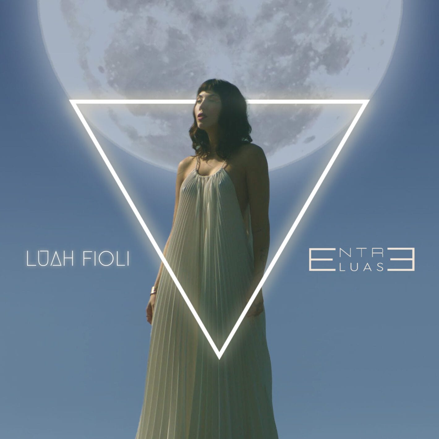 Luah Fioli anuncia seu primeiro álbum Capa_Entre Luas6