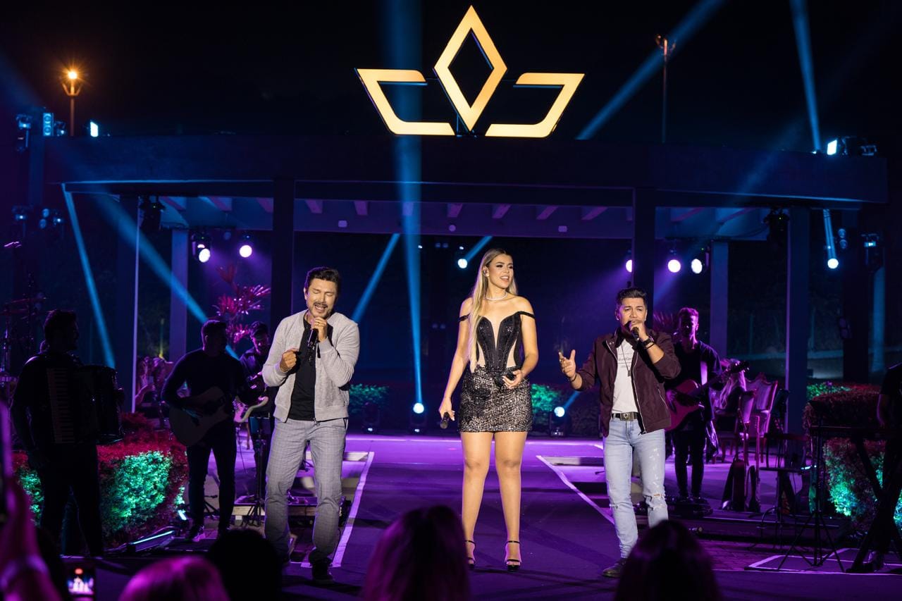 Com o sucesso “Migalhas”, Carol Villa ultrapassa fronteiras e hit alcança rádio dos Estados Unidos 1 Com o sucesso “Migalhas”, Carol Villa ultrapassa fronteiras e hit alcança rádio dos Estados Unidos