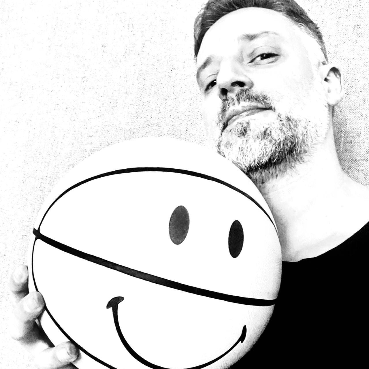 Do deep house ao breakbeat, paixão pelo basquete inspira novo EP de Rodrigo Ferrari