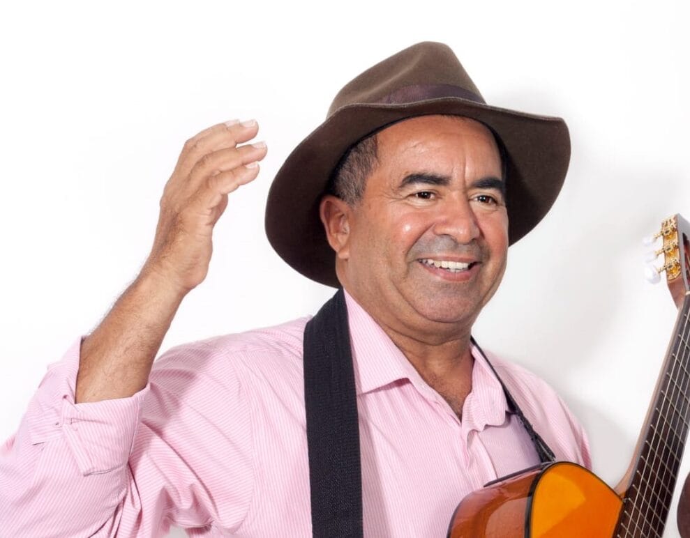 Julinho da Silva lança carreira solo e segue fazendo história na música sertaneja 1 Julinho da Silva