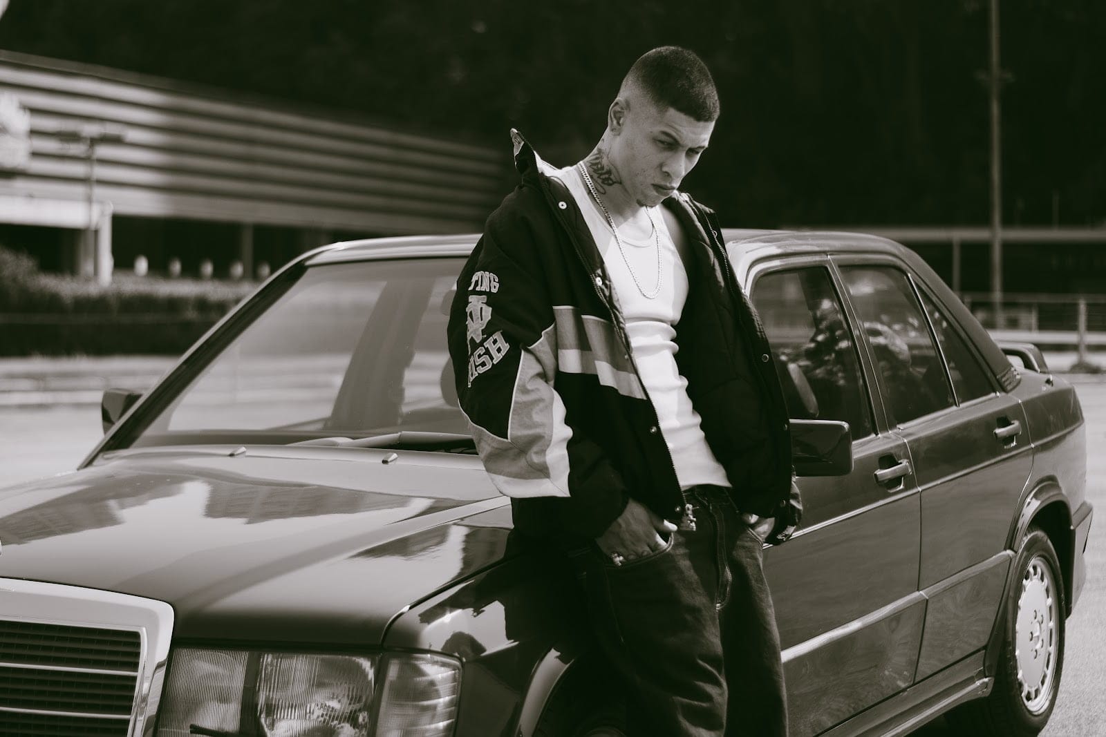 Leal libera o clipe de 'Flow Shakur', com inspirações nos anos 1990