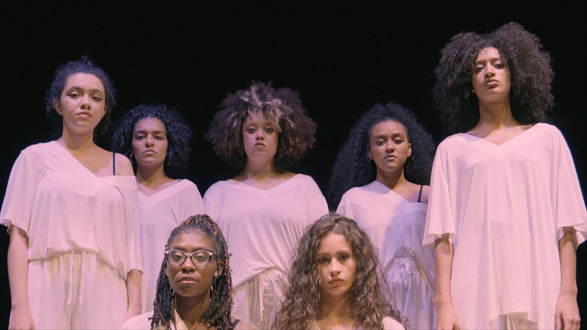 Resiliência de artistas das periferias inspira “Âncora”, novo clipe de RAVIH