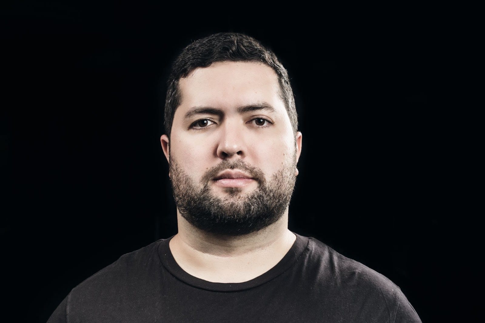 Andre Salata apresenta duas pérolas do techno em novo EP pela D-EDGE Records Black 1 Andre Salata apresenta duas pérolas do techno em novo EP pela D-EDGE Records Black