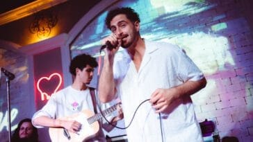 Ced apresenta show autoral com músicas inéditas e convidados em São Paulo