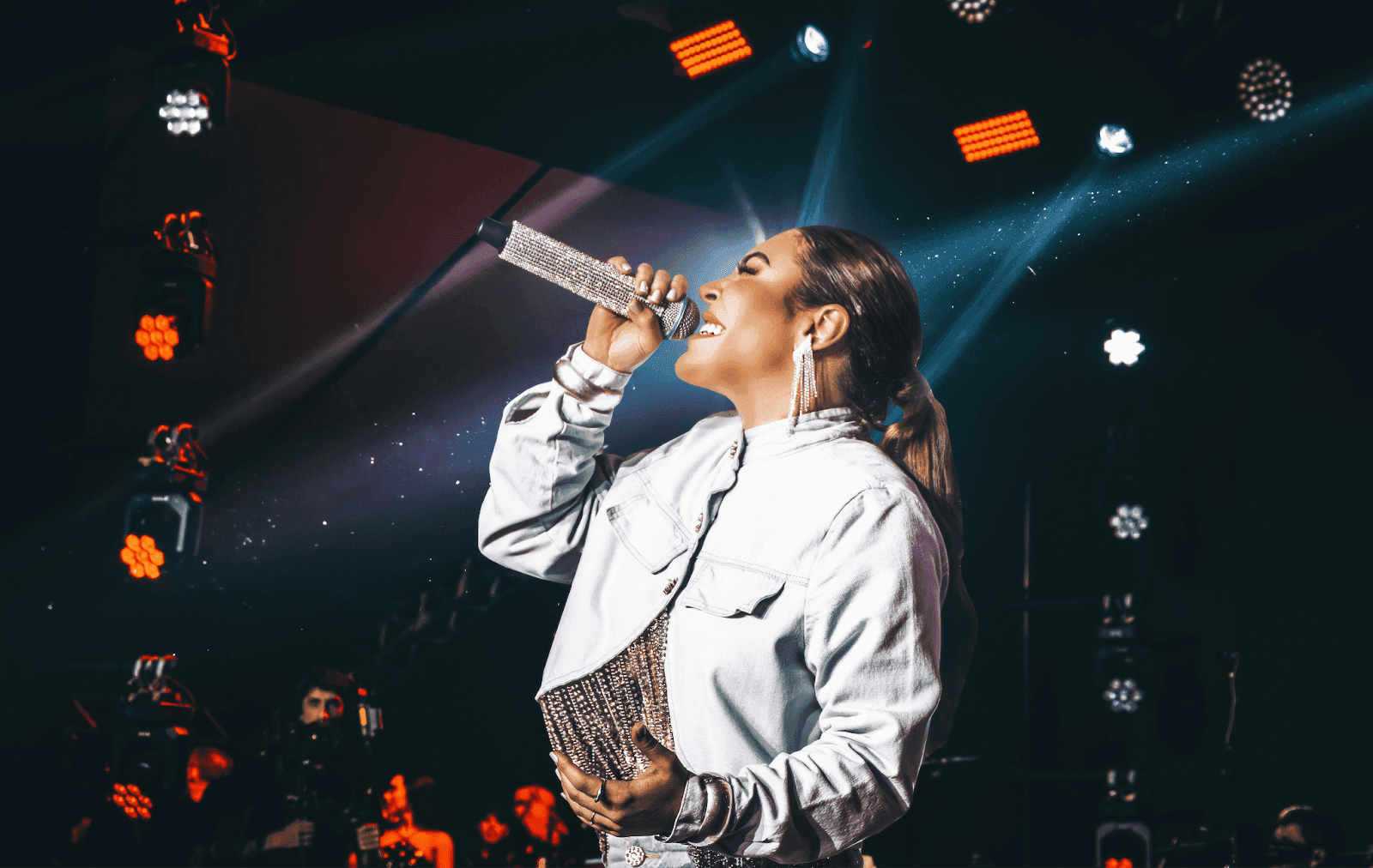 Naiara Azevedo lança segundo EP de “Releituras”