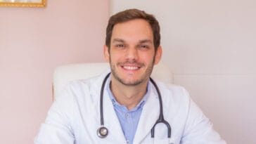 Puberdade precoce- endocrinologista alerta para sinais importantes em meninas