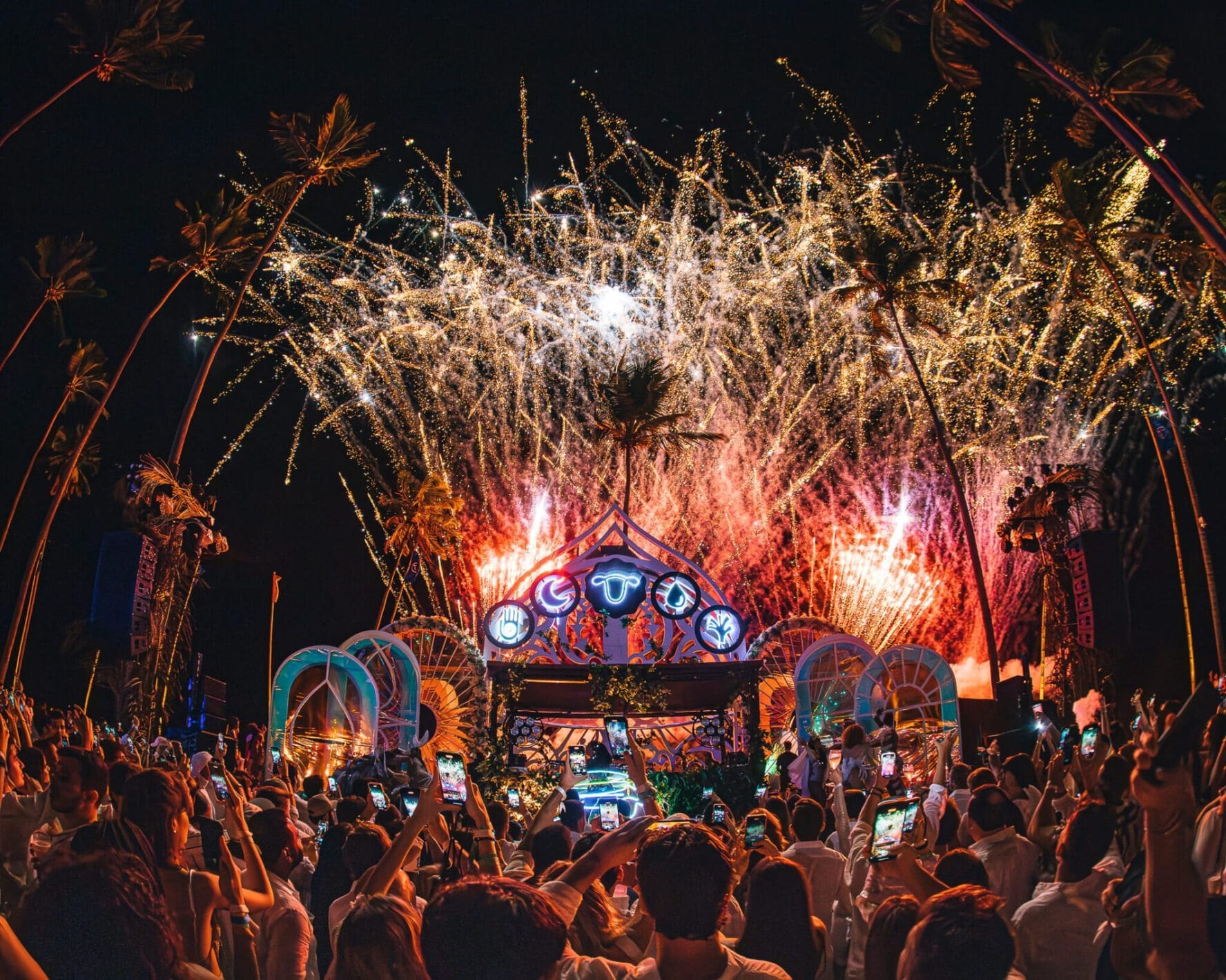 Réveillon Carneiros 2025 promete imersão e conexão por meio da música eletrônica 1 Réveillon Carneiros 2025 promete imersão e conexão por meio da música eletrônica